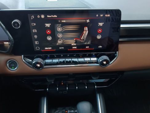 Used 2024 GMC Canyon AT4 w/ AT4 Premium Package image 4