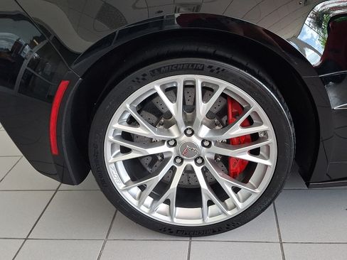 Used 2016 Chevrolet Corvette Z06 w/ 3LZ Preferred Equipment Group RWD image 8