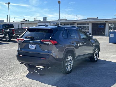 Used 2024 Toyota RAV4 XLE Premium image 5
