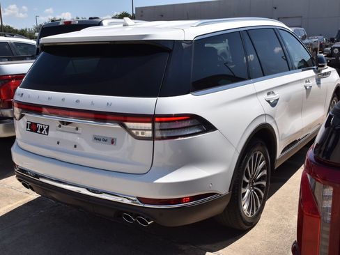 Used 2022 Lincoln Aviator Reserve w/ Equipment Group 201A AWD/4WD image 5