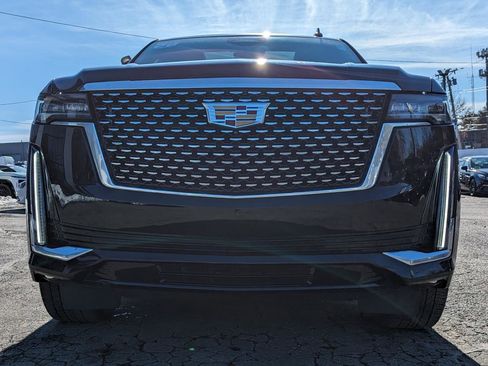 Used 2022 Cadillac Escalade Premium Luxury image 4