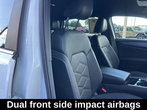 Used 2024 Volkswagen Atlas Cross Sport SE image 23