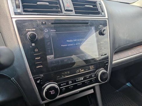 Used 2018 Subaru Outback 3.6R Limited AWD/4WD image 11