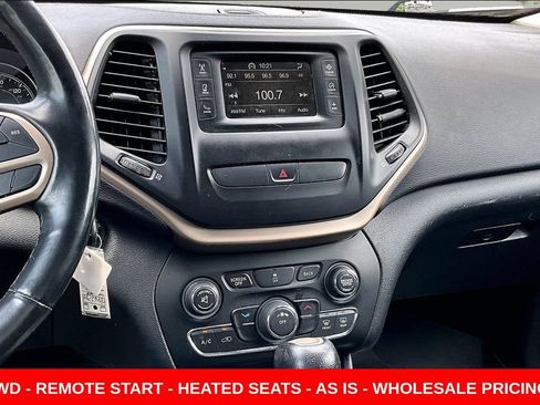 Used 2018 Jeep Cherokee Latitude w/ Altitude Package AWD/4WD image 9