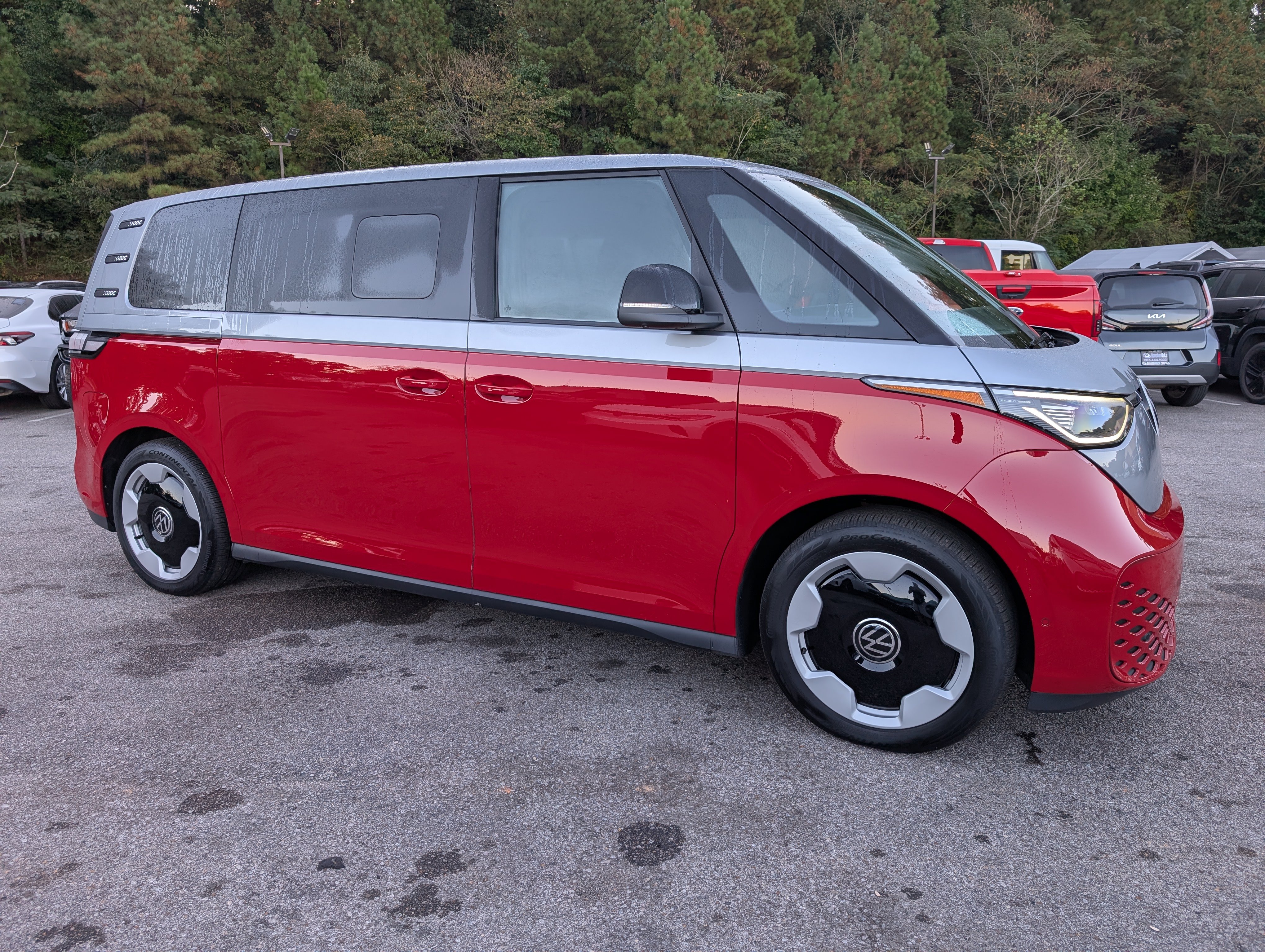 Used 2025 Volkswagen ID. Buzz Pro S Plus AWD/4WD image 11