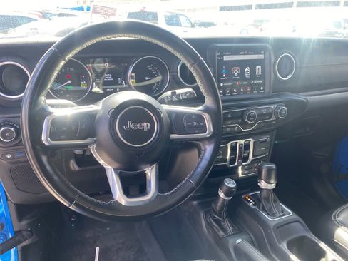 Used 2022 Jeep Wrangler Unlimited Sahara AWD/4WD image 10