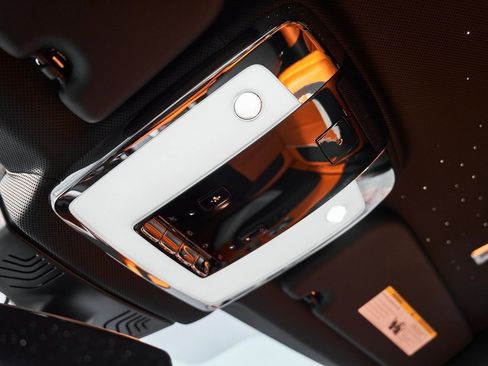 Used 2025 Rolls-Royce Cullinan image 95