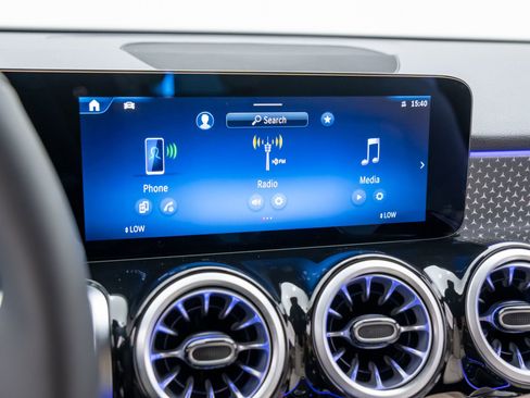 Certified 2025 Mercedes-Benz GLB 250 4MATIC image 24