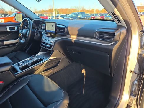 Used 2023 Ford Explorer XLT w/ Equipment Group 202A image 16