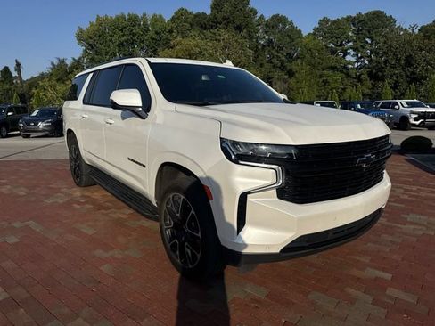 Used 2024 Chevrolet Suburban RST w/ Luxury Package AWD/4WD image 19