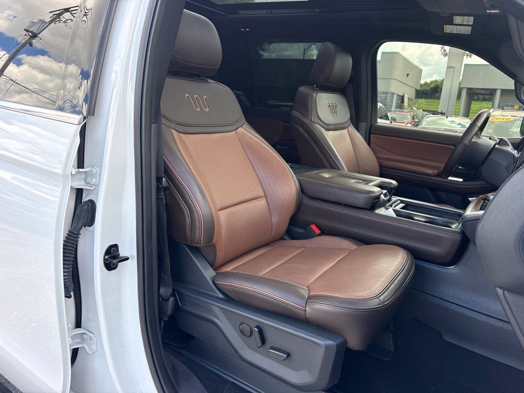 Used 2025 Ford Expedition King Ranch AWD/4WD image 20