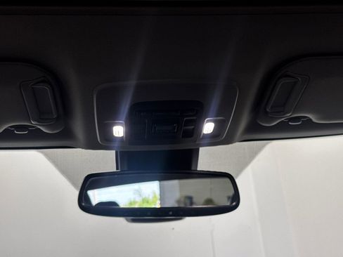 Used 2022 Toyota Camry SE FWD image 31
