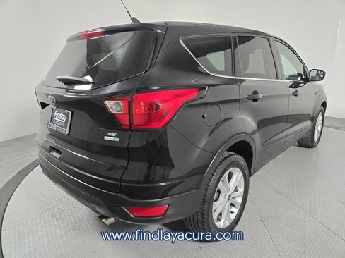 Used 2019 Ford Escape SE image 6