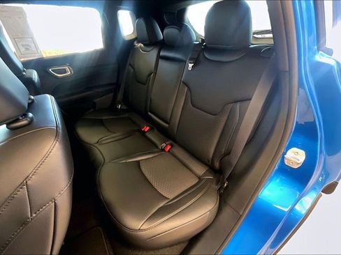 New 2026 Jeep Compass Latitude image 10