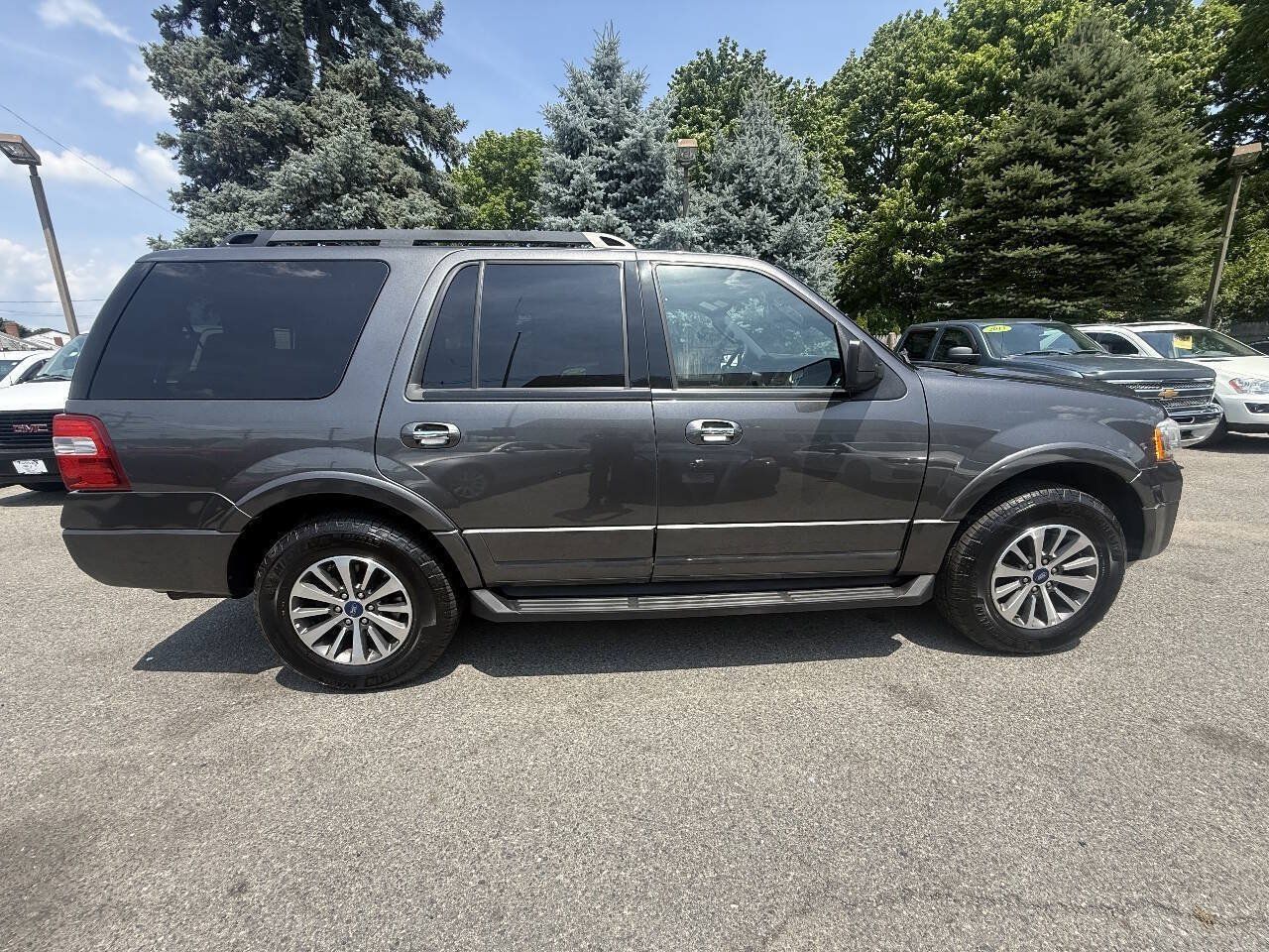Used 2017 Ford Expedition XLT AWD/4WD image 7
