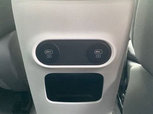 Used 2025 Hyundai Ioniq 5 SE image 27