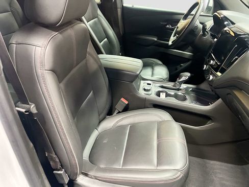 Used 2023 Chevrolet Traverse RS image 31
