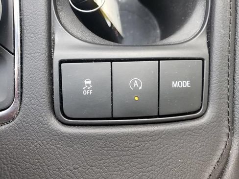 Used 2024 Cadillac XT4 Luxury w/ Cold Weather Package AWD/4WD image 23