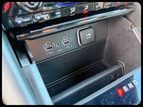 Used 2025 Jeep Grand Cherokee L Limited image 33