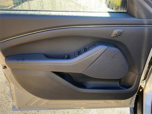 Used 2025 Ford Mustang Mach-E Select w/ Comfort Package Lite image 12