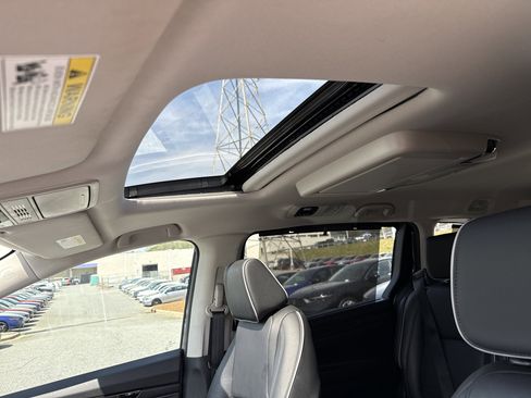 Used 2025 Honda Odyssey Touring image 28