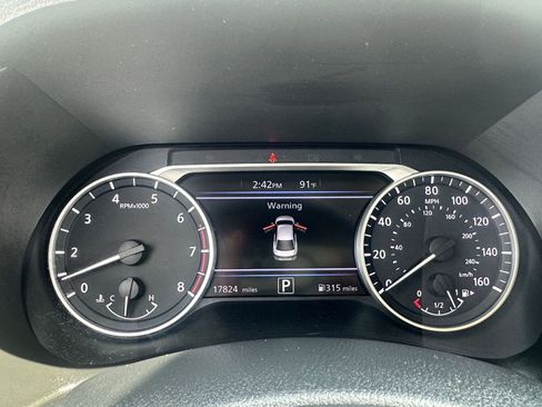 Used 2025 Nissan Sentra SV image 38