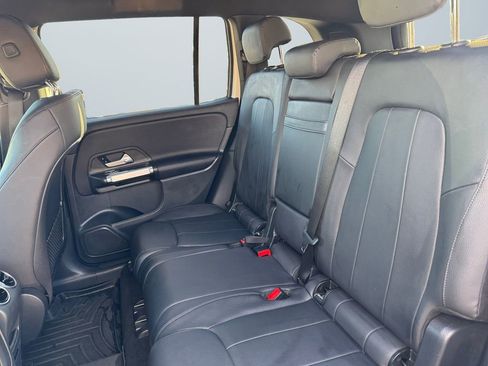 Used 2022 Mercedes-Benz GLB 250 4MATIC image 13