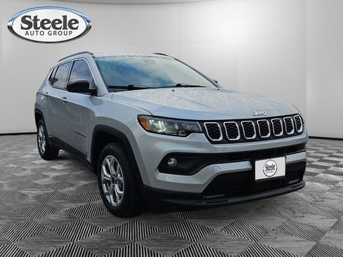 Certified 2025 Jeep Compass Latitude image 7