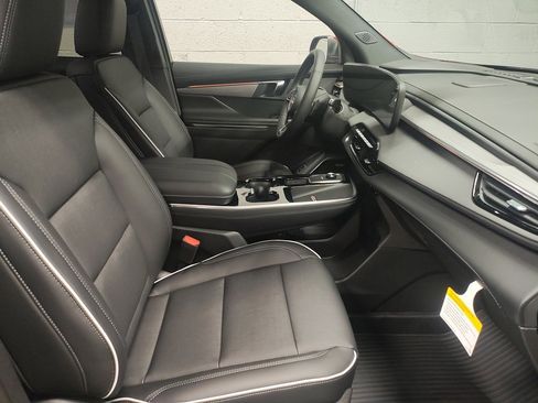 New 2026 Buick Enclave Preferred w/ Power Package image 7