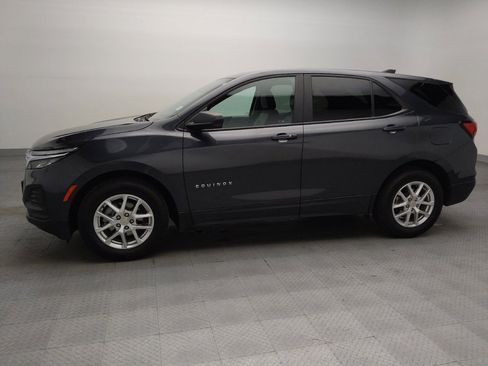 Used 2022 Chevrolet Equinox LS w/ LS Convenience Package FWD image 2
