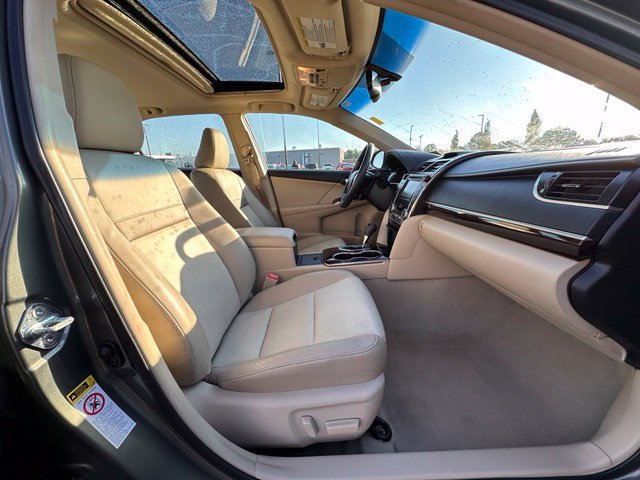 Used 2012 Toyota Camry XLE w/ Leather Pkg FWD image 33