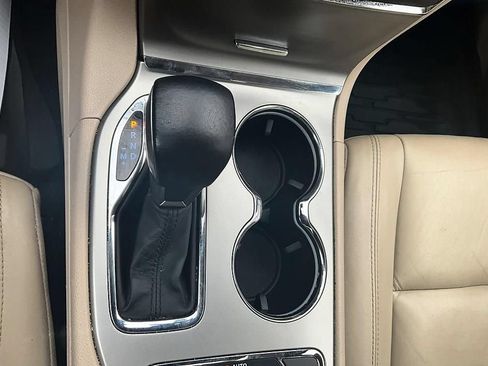 Used 2019 Jeep Grand Cherokee Limited AWD/4WD image 23