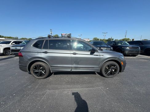 Used 2023 Volkswagen Tiguan SE R-Line FWD image 2