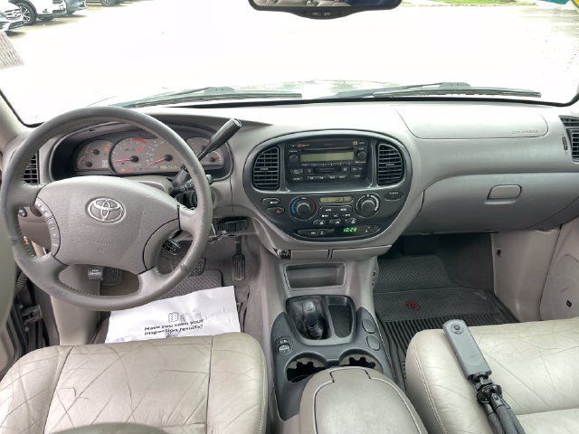 Used 2004 Toyota Sequoia SR5 w/ Preferred Pkg AWD/4WD image 22