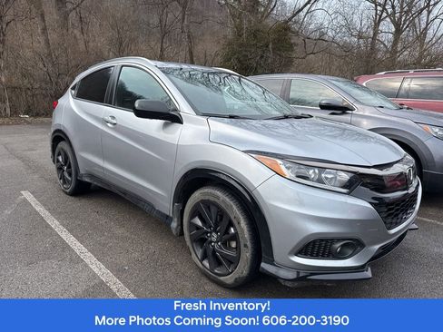 Used 2022 Honda HR-V Sport image 3