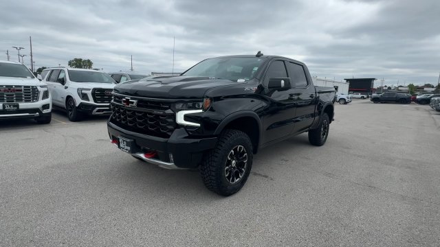 Used 2024 Chevrolet Silverado 1500 ZR2 w/ Technology Package AWD/4WD image 5