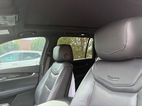 Used 2020 Cadillac XT6 Premium Luxury FWD image 3