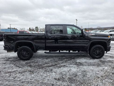 Used 2022 Chevrolet Silverado 3500 LTZ w/ LTZ Plus Package image 13