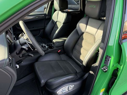 Used 2023 Porsche Macan GTS image 11