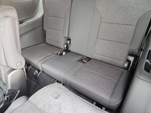 New 2027 Chevrolet Traverse LT FWD image 28