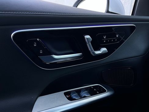 Used 2024 Mercedes-Benz GLC 300 4MATIC image 22