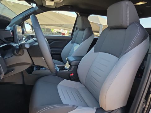 Used 2025 Toyota Tacoma TRD Off-Road image 15