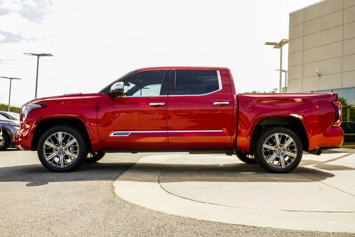 Used 2023 Toyota Tundra Capstone AWD/4WD image 9