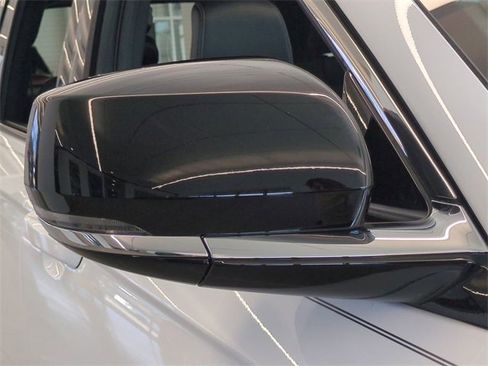 New 2025 Jeep Grand Cherokee Overland w/ Luxury Tech Group IV image 12