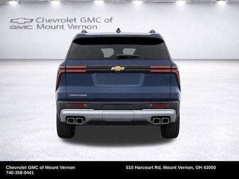 Used 2025 Chevrolet Traverse LT FWD image 8