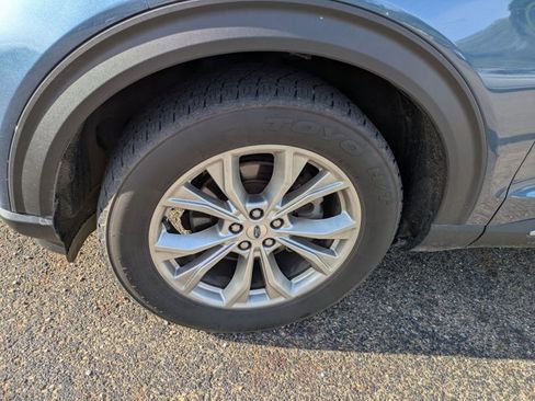 Used 2020 Ford Explorer XLT w/ Equipment Group 202A AWD/4WD image 10