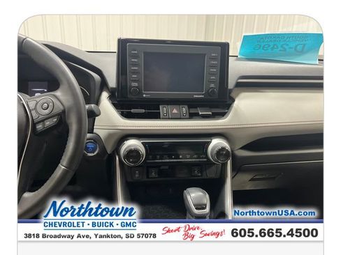 Used 2022 Toyota RAV4 XLE Premium AWD/4WD image 18