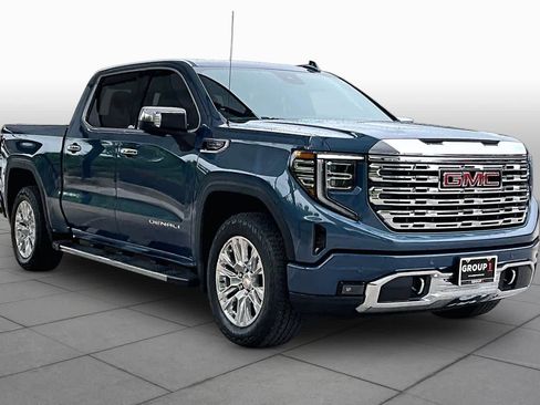 Used 2024 GMC Sierra 1500 Denali w/ Technology Package AWD/4WD image 3