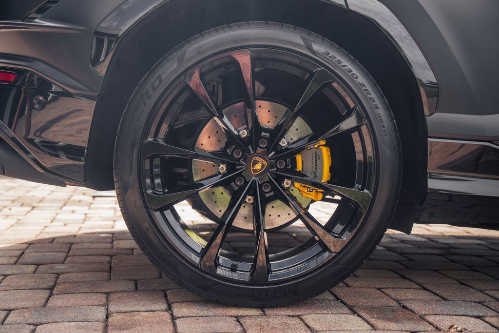 Used 2023 Lamborghini Urus S AWD/4WD image 14