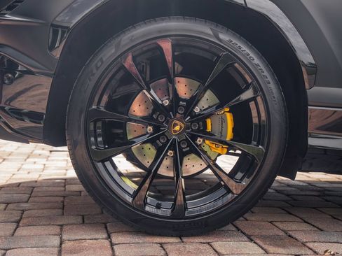 Used 2023 Lamborghini Urus S AWD/4WD image 14